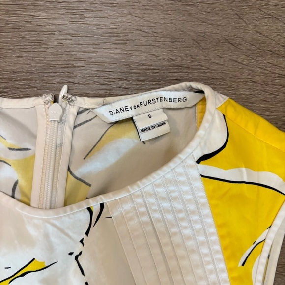Diane Von Furstenberg “Samantha” Yellow Floral Dress Size 8​​ - Picture 6 of 11
